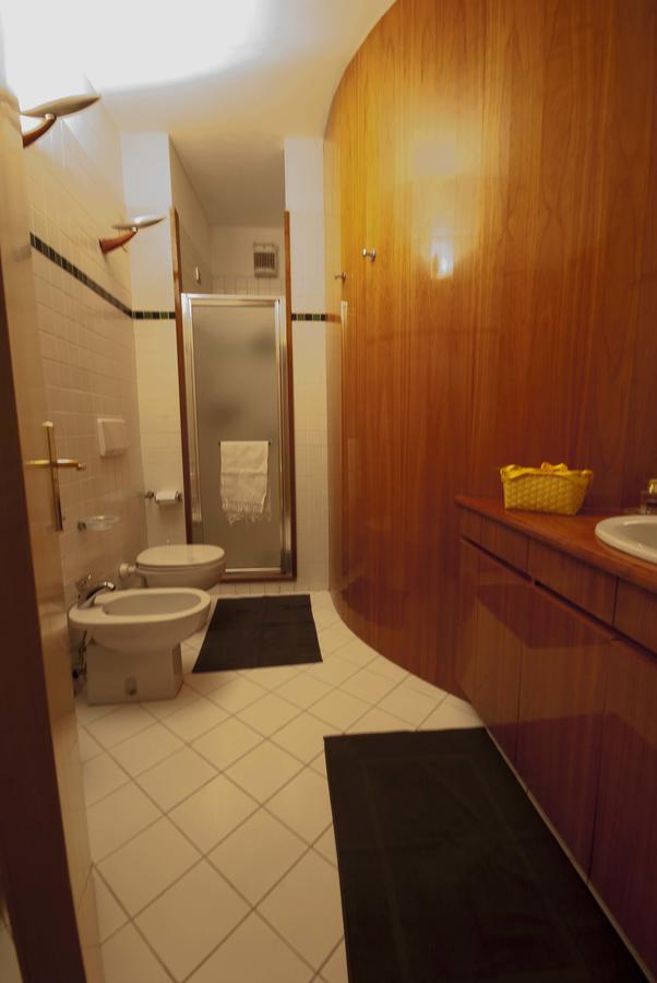 Al Poggio Hotel โอเมญา ภายนอก รูปภาพ